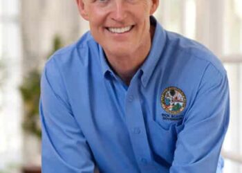 Florida Gov. Scott Won't Ban Weapons Outside Political Convention