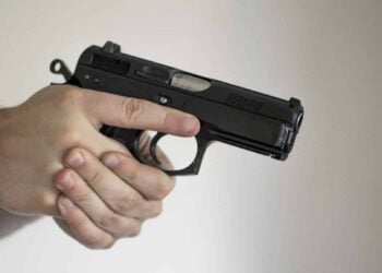 Texas: Civilian With CCW Stops Armed Robber