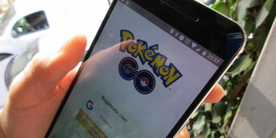 Concealed Carrier Playing Pokémon Go Shoots Back