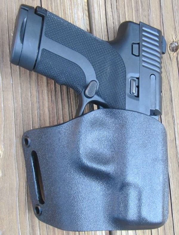 Albama Holster's Kydex OWB Avenger for Honor Guard