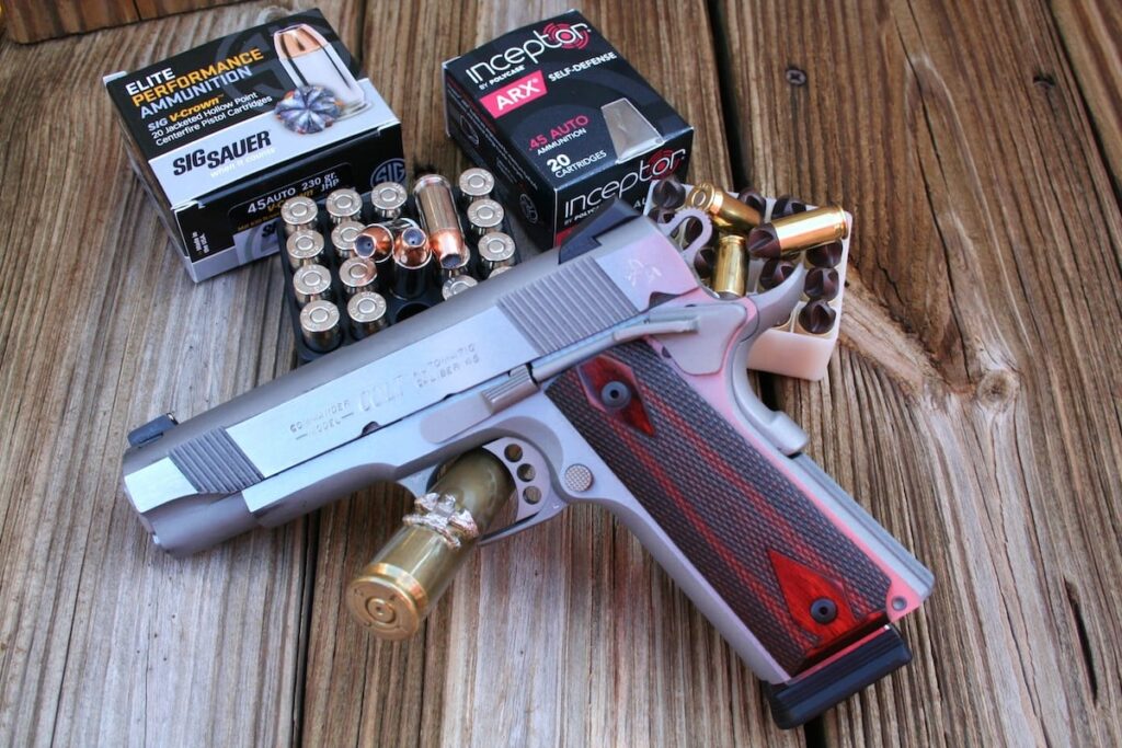 Colt 1911 XSE Combat Commander .45 - Sig Sauer Elite Performance & Polycase Inceptor ARX Ammo