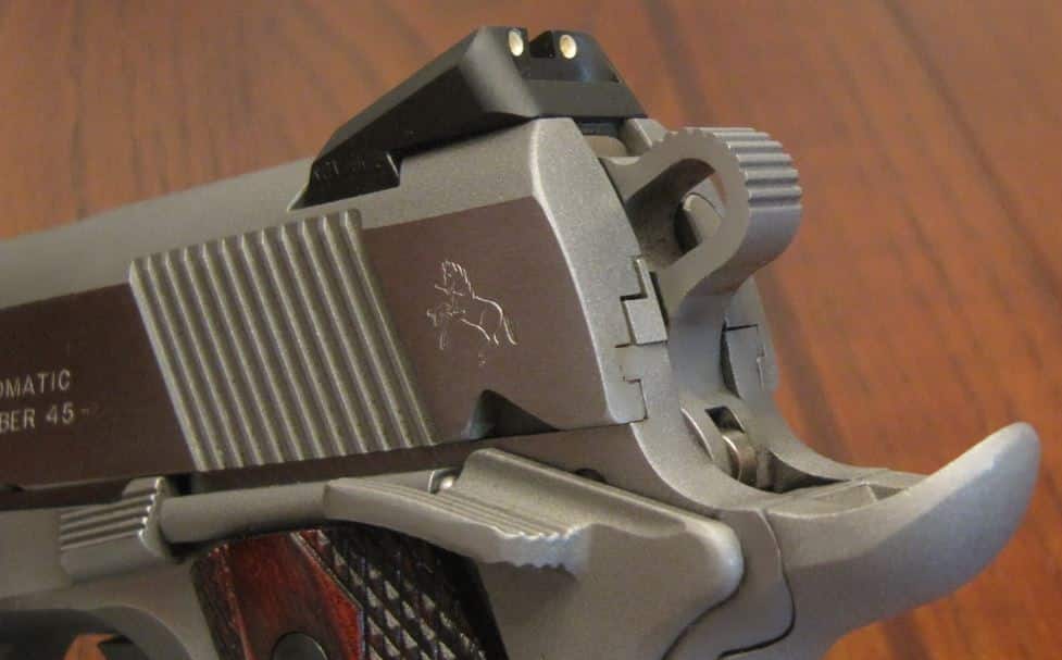 Colt 1911 XSE Upswept Beavertail, Serrations, Novak Sight, & Combat Hammer