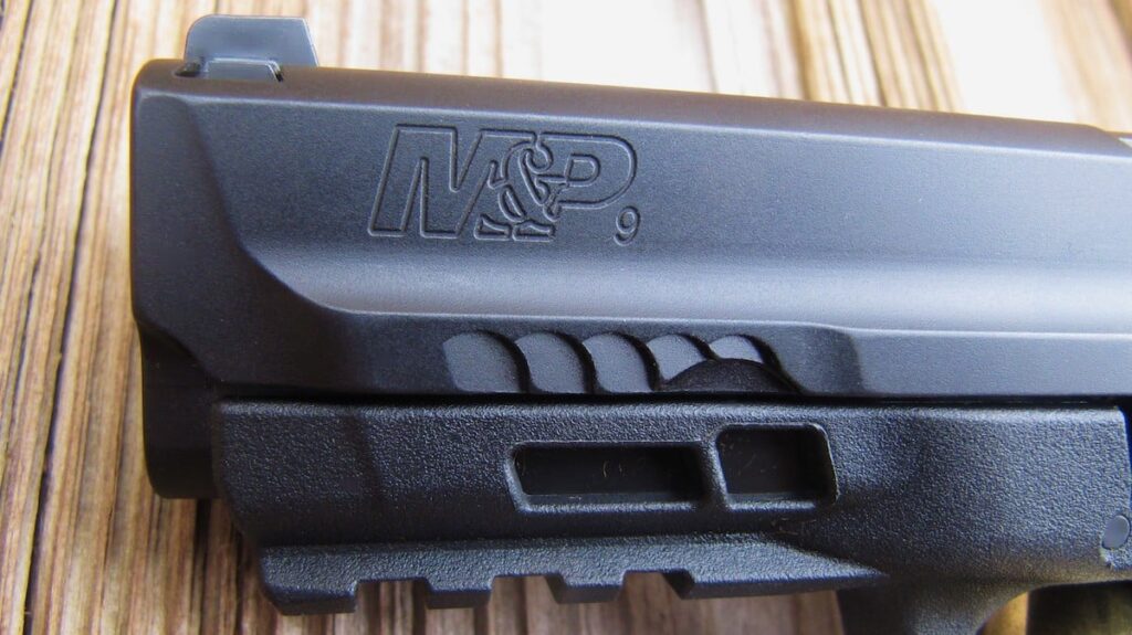 M&P M2.0 Front Slide Mini-Serrations and Dust Cover Windows to See Extended Steel Chassis