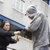 How to Handle a Mugging How to Handle a Mugging