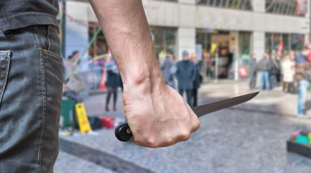 Dealing with Mass Knife Attacks: A CCW Perspective