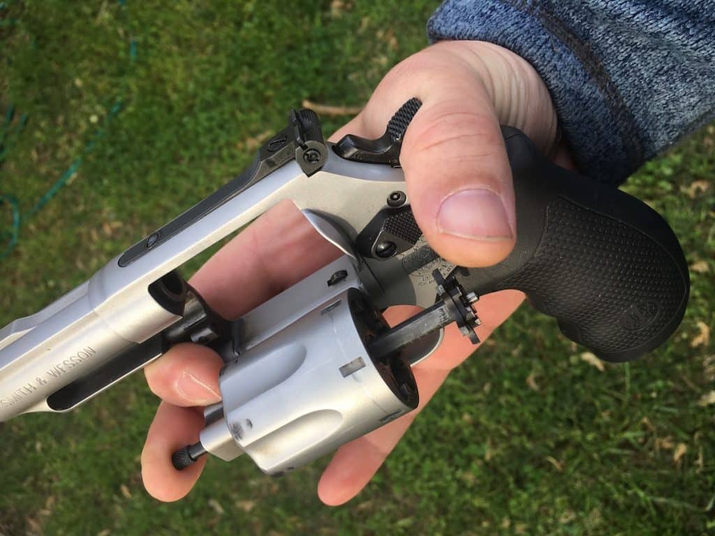 When it all Goes Wrong: One-Handed Revolver Reloads – Recoil Daily