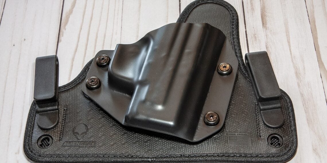 Alien Gear Cloak Tuck 3.5 IWB Holster Review