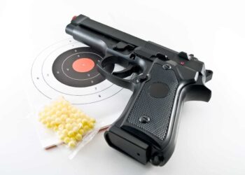 Man w/ Pellet Gun Unsuccessfully Robs Two Concealed Carriers