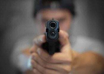 Uber Eats Driver and Attempted Robber Have a Standoff in an Attempted Robbery