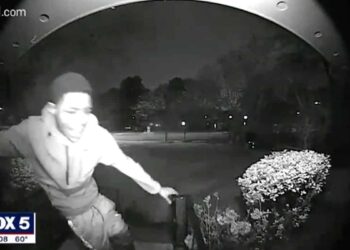 17-Year-Old Fires on Armed Intruders – Kills One, Wounding Another