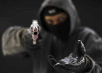 Concealed Carrier Draws From The Drop, Shoots Suspect