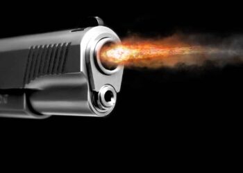 Armed Citizen Draws from the Drop; Shoots Robber in the Knee