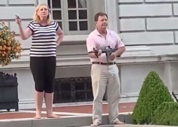 St. Louis Couple Arm Themselves To Protect Their Home Against Protest Mob