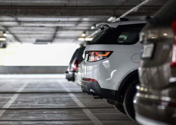 Man Attacked in Parking Garage, Gets Shot, Then Shoots One Attacker