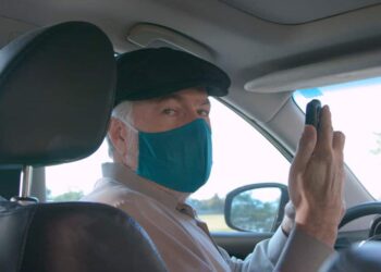 Lyft Driver w/ CCW Shoots 14-Year-Old Carjacker in the Leg