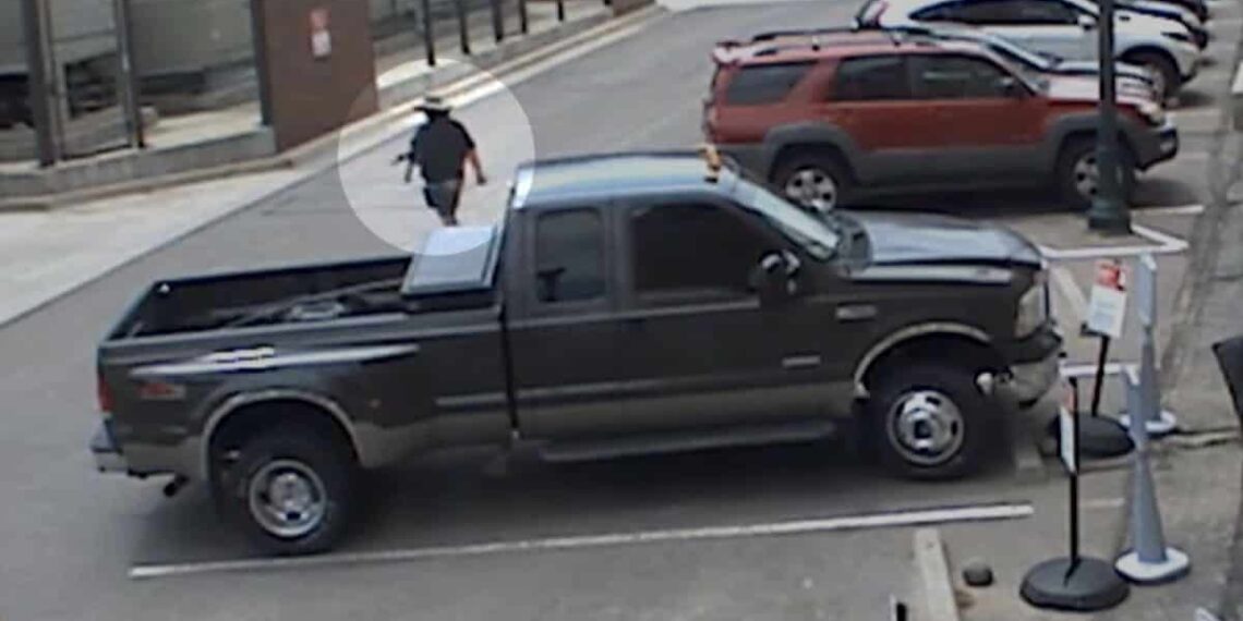 Concealed Carrier Who Stopped Mass Shooting Shot by Responding Officer