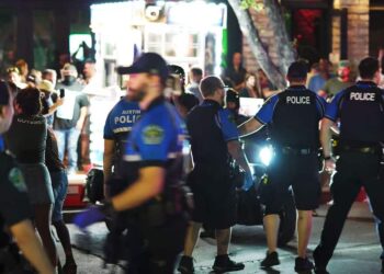 Austin Mass Shooting Leaves 14 Injured; Police Search for 2 Suspects