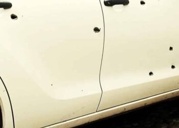 Payday Loan Employee Fires On Armed Robber Fleeing In Vehicle