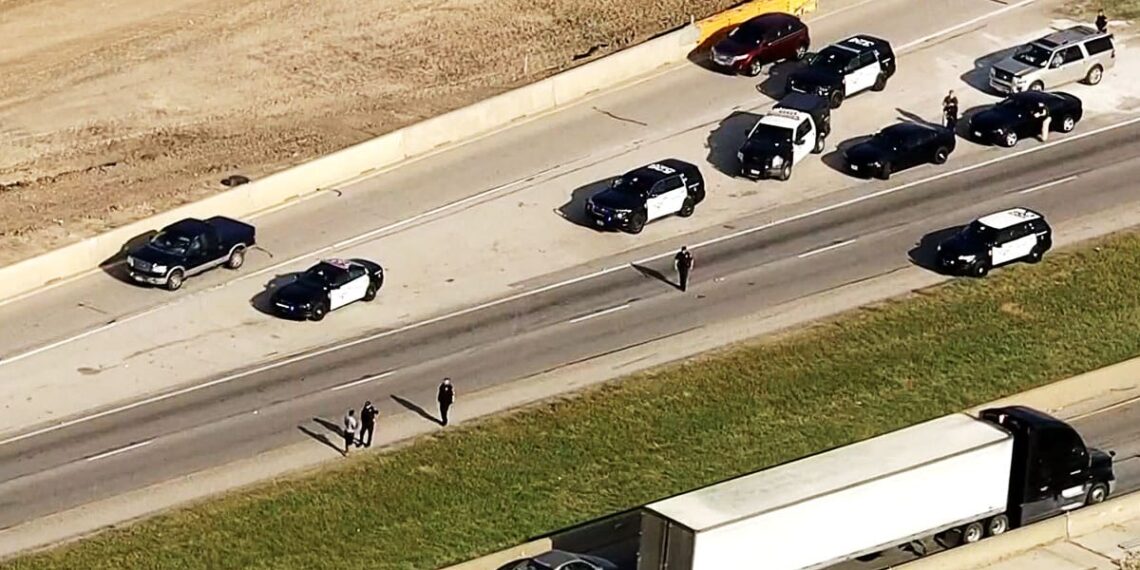 Road Rage Incident Leave One Man Dead After Other Man Defends Himself and Kids