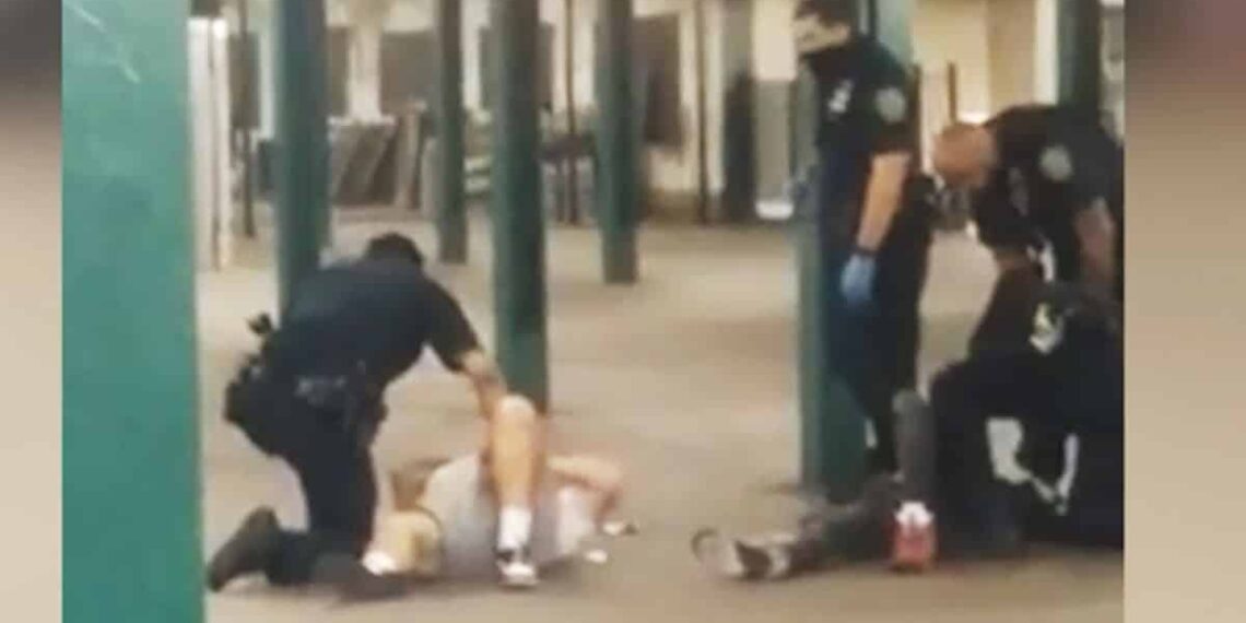 Would-Be Robber Shot in the Face After Victim Takes His Gun