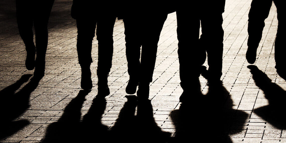 Armed Woman Defends Herself Against Five Male Robbers