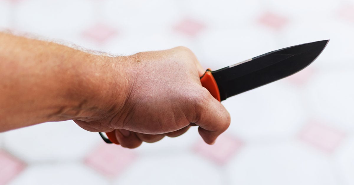 Man Shoots in SelfDefense After Knife Attack USA Carry