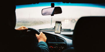 5 Tips for Using Ride Sharing Services and Taxis Safely