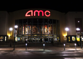 Armed Citizen Draws On Drawn Gun; Kills Suspect Outside Movie Theatre