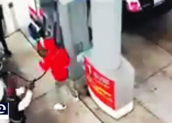 Gas Station Shootout Between Retired Captain and 4 Robbers Caught on Camera