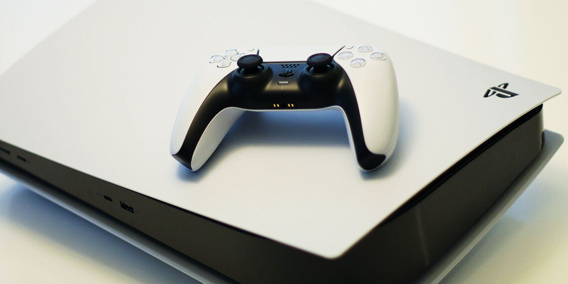 Concealed Carrier Selling Playstation Gets Shot in The Leg After Drawing from the Drop