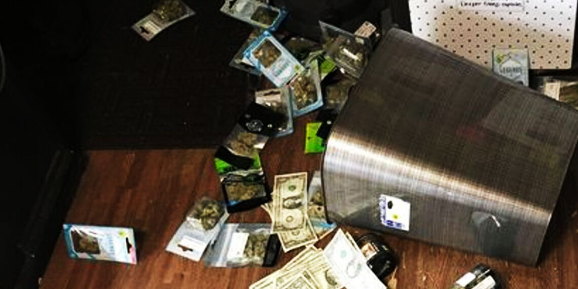 Dispensary Employee Shoot at 5 Armed Masked Robbers; Hits 2