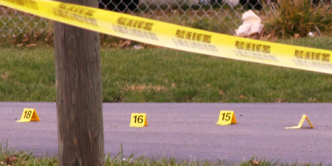 Pawn Shop Employee Get Into Gunfight with Robbers, Hits One That is 14-Years-Old