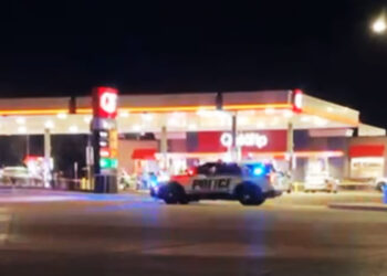 Armed Citizen Shoots Man Brutally Stabbing Woman in Convenience Store