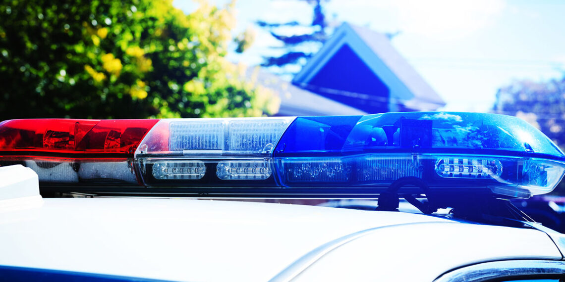Woman Shoots Ex w/ Restraining Order in Both Legs While Trying to Rape Her After Kicking Door In