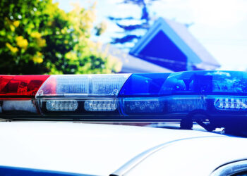 Woman Shoots Ex w/ Restraining Order in Both Legs While Trying to Rape Her After Kicking Door In