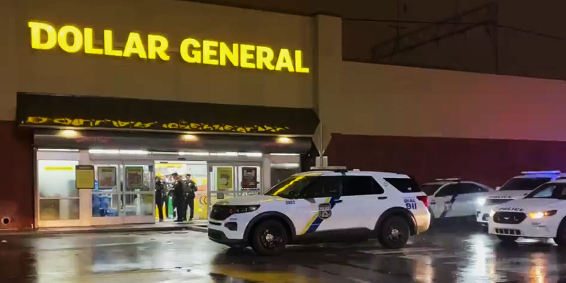 Dollar General Manager w/ CCW Shoots "Armed" Robber in Head