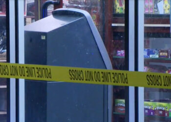 Man 'Pulls a Bruce Lee Move', Takes Gun and Shoots Armed Robber