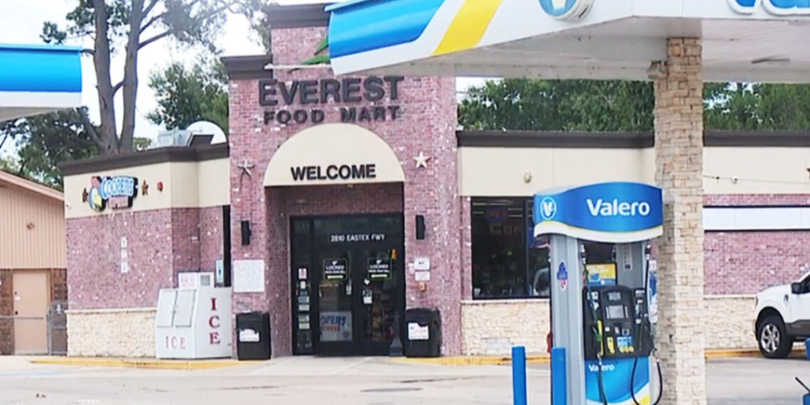 Store Clerk Shoots Man That Attacked Her with a Knife