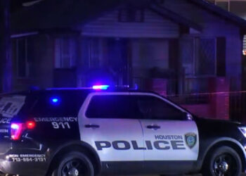 Burglary Suspect w/ Knife Fatally Shot By Homeowner After Trying to Stab Him