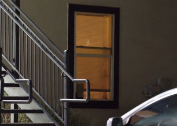 Dad Shoots at Peeping Tom w/ Knife Who Stared at His Daughter Through Window