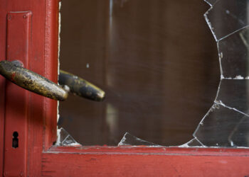 Homeowner Shoots Intruder As He Crawls Through Window on Front Door