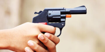 Real Gun Wins Fake Gun in Attempted Robbery