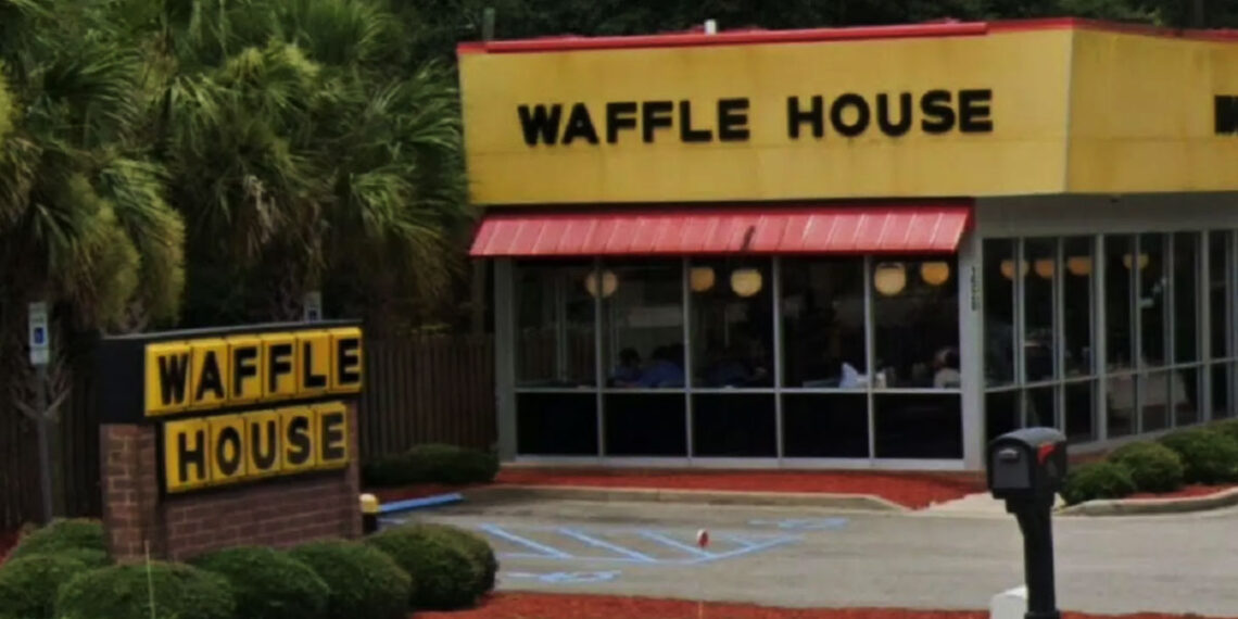 Waffle House Employee Fights Off Armed Attackers, Refuses to Pursue Charges