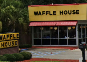 Waffle House Employee Fights Off Armed Attackers, Refuses to Pursue Charges