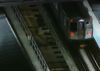 Concealed Carrier Wins Shootout With Armed Robber on Chicago CTA Train