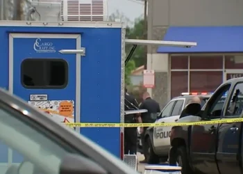 Houston Woman Shoots Food Truck Robber After His Gun Jams