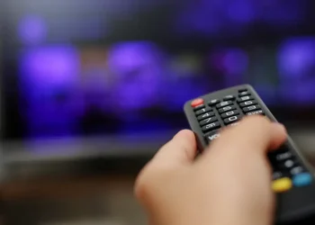 Georgia Resident Confronts Burglar Watching TV, Shoots Him in Self-Defense