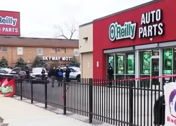 Store Manager with CCW Shoots and Kills Robber in Chicago Auto Parts Store