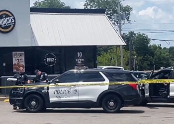 Man w/ Knife Attacks Ex at Traffic Light, Armed Friend Shoots Him in the Face