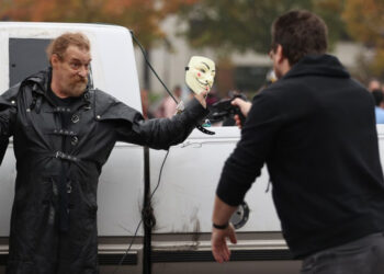 Violent Counter Protestor Detained At Gunpoint By Armed Citizens